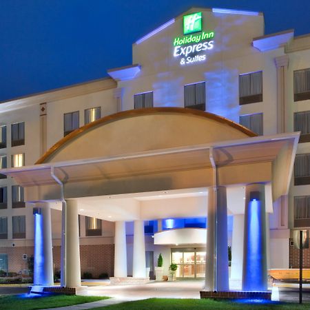 Holiday Inn Express Hotel & Suites Fredericksburg By Ihg Экстерьер фото