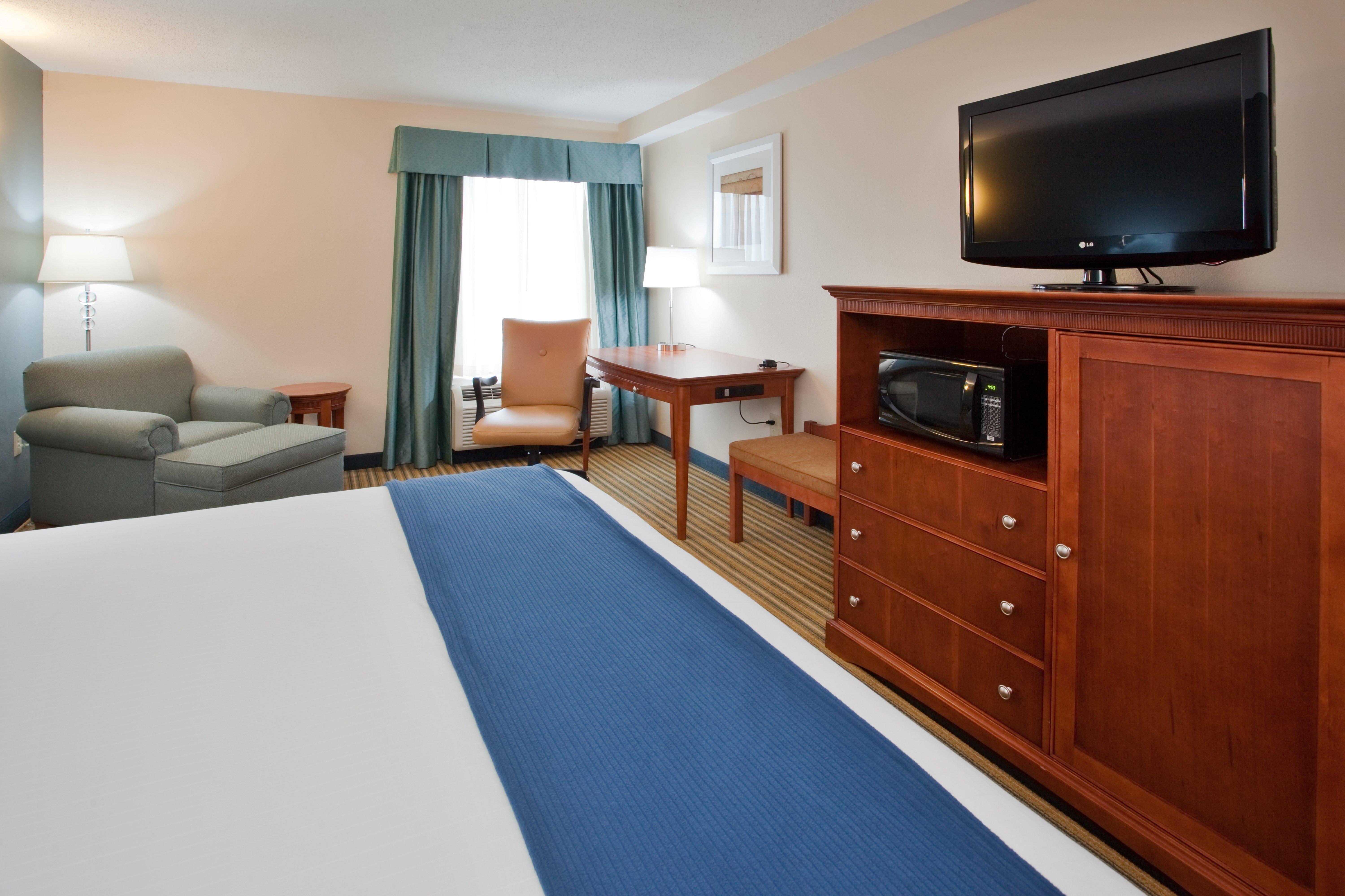 Holiday Inn Express Hotel & Suites Fredericksburg By Ihg Экстерьер фото