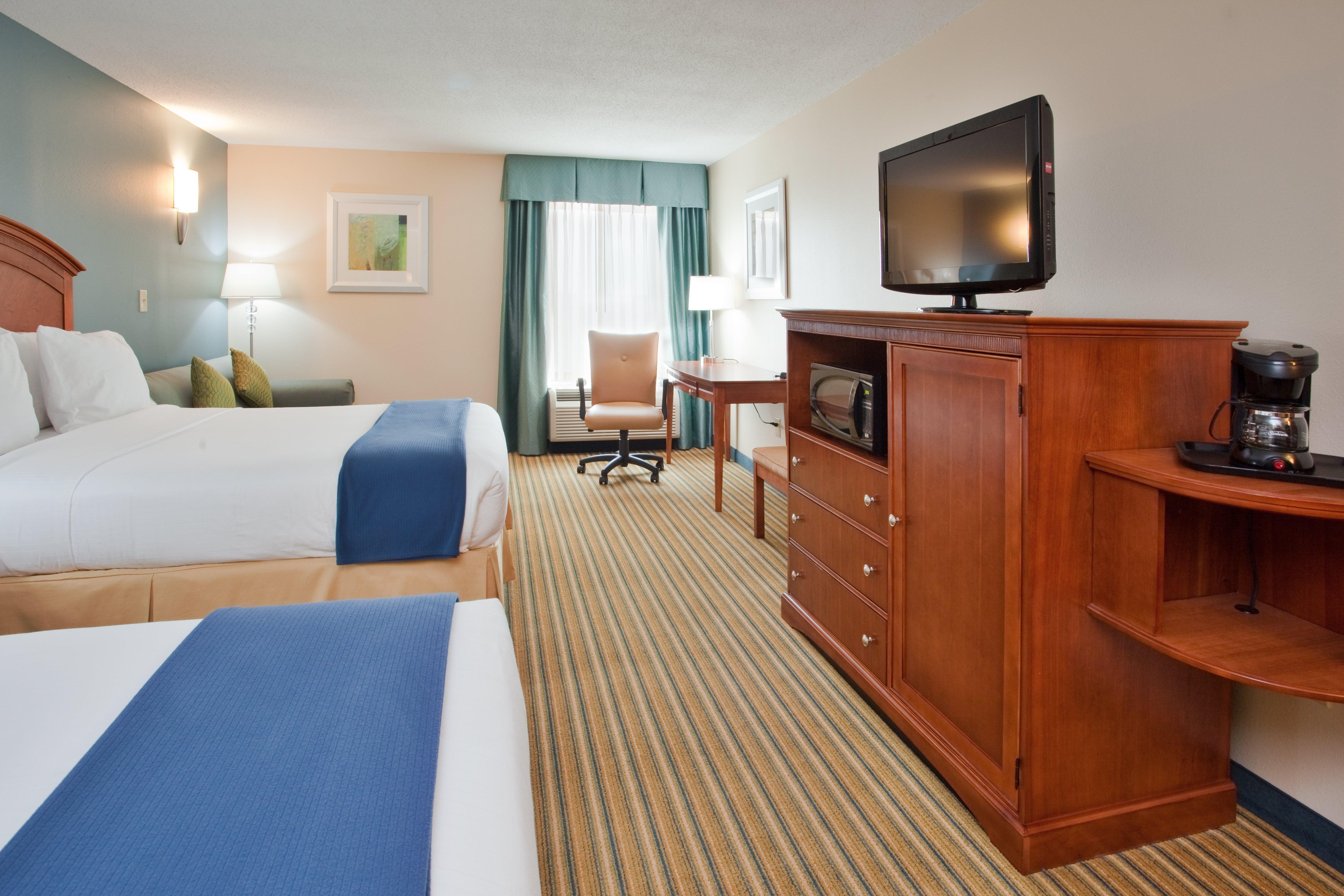 Holiday Inn Express Hotel & Suites Fredericksburg By Ihg Экстерьер фото
