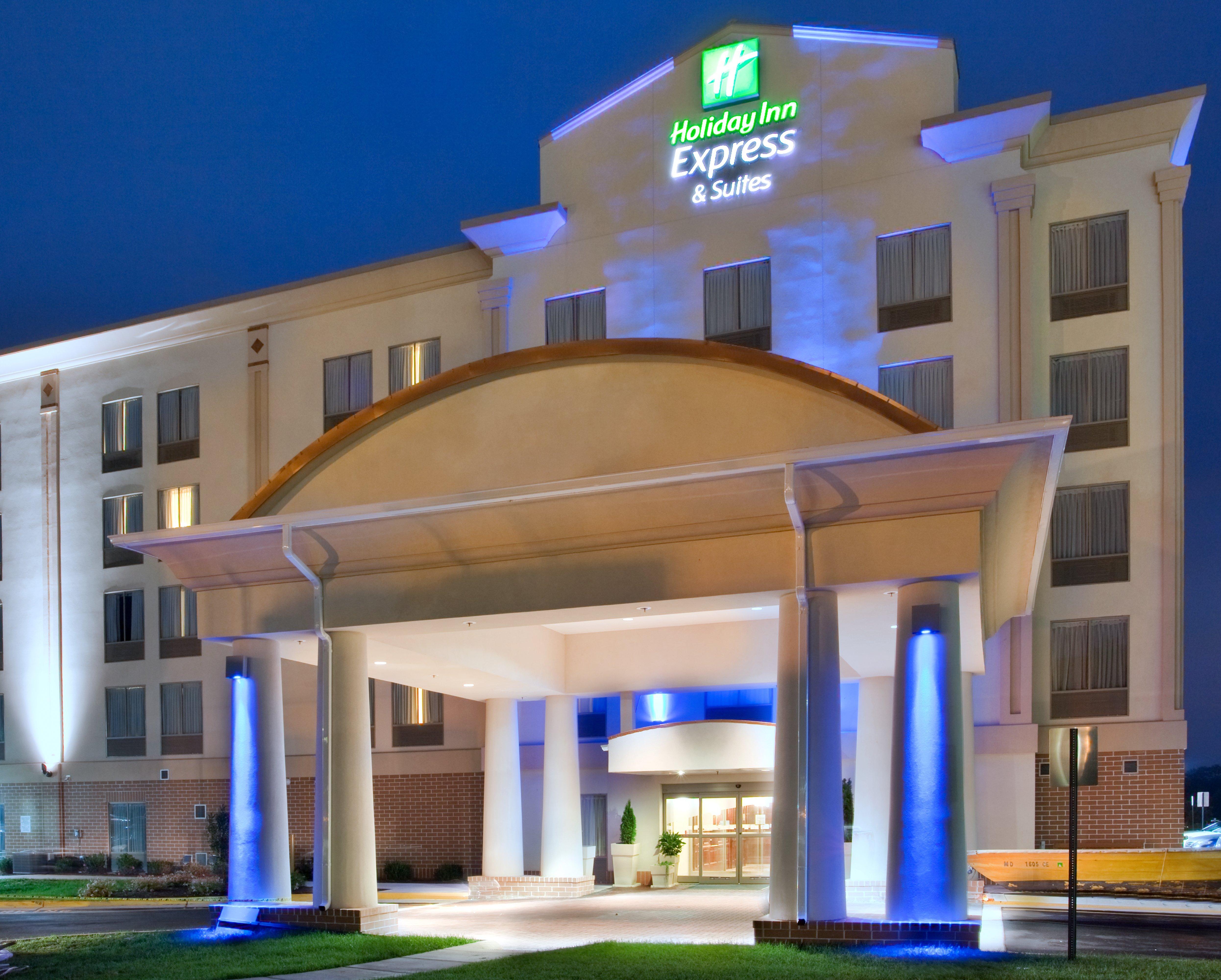 Holiday Inn Express Hotel & Suites Fredericksburg By Ihg Экстерьер фото
