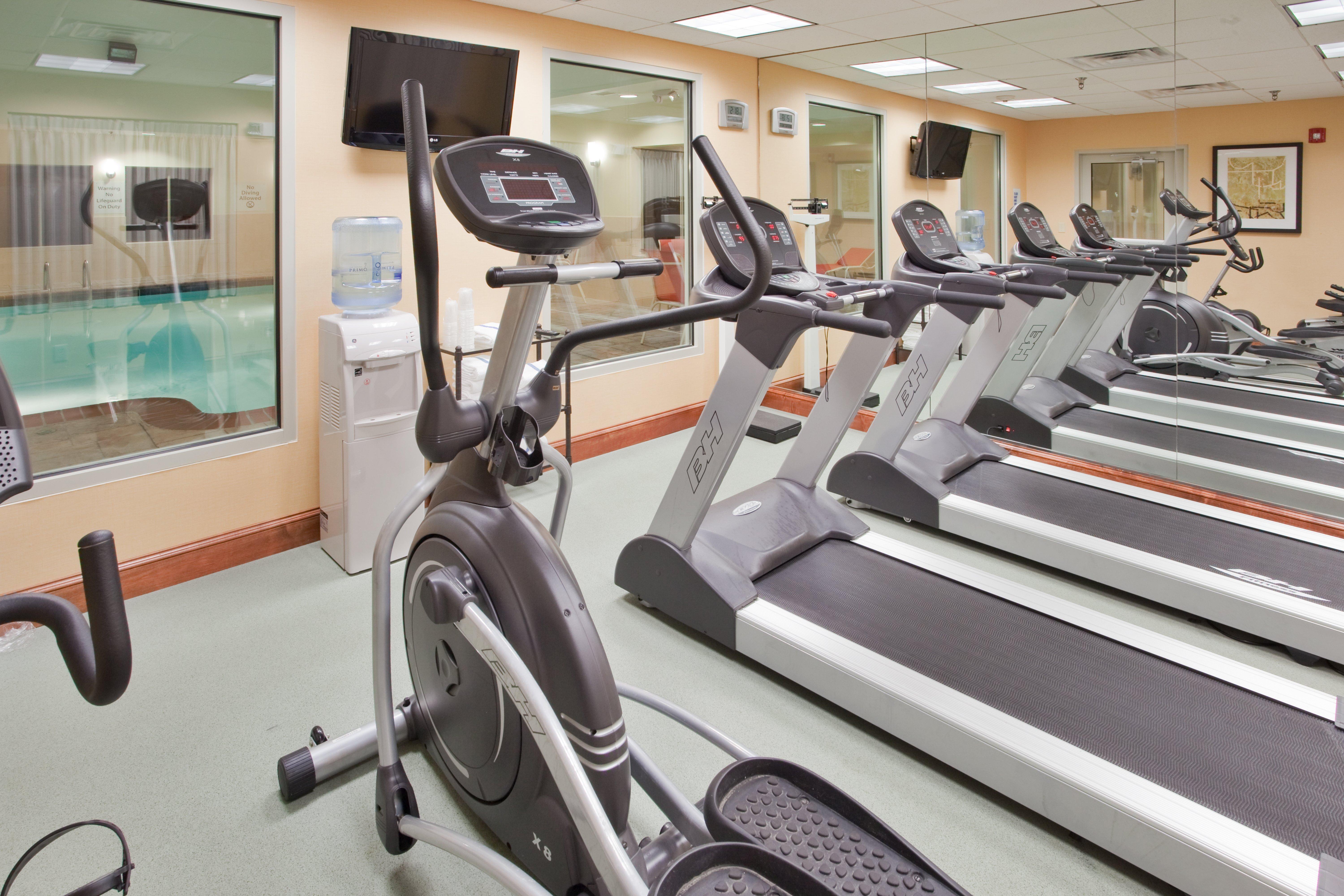Holiday Inn Express Hotel & Suites Fredericksburg By Ihg Экстерьер фото