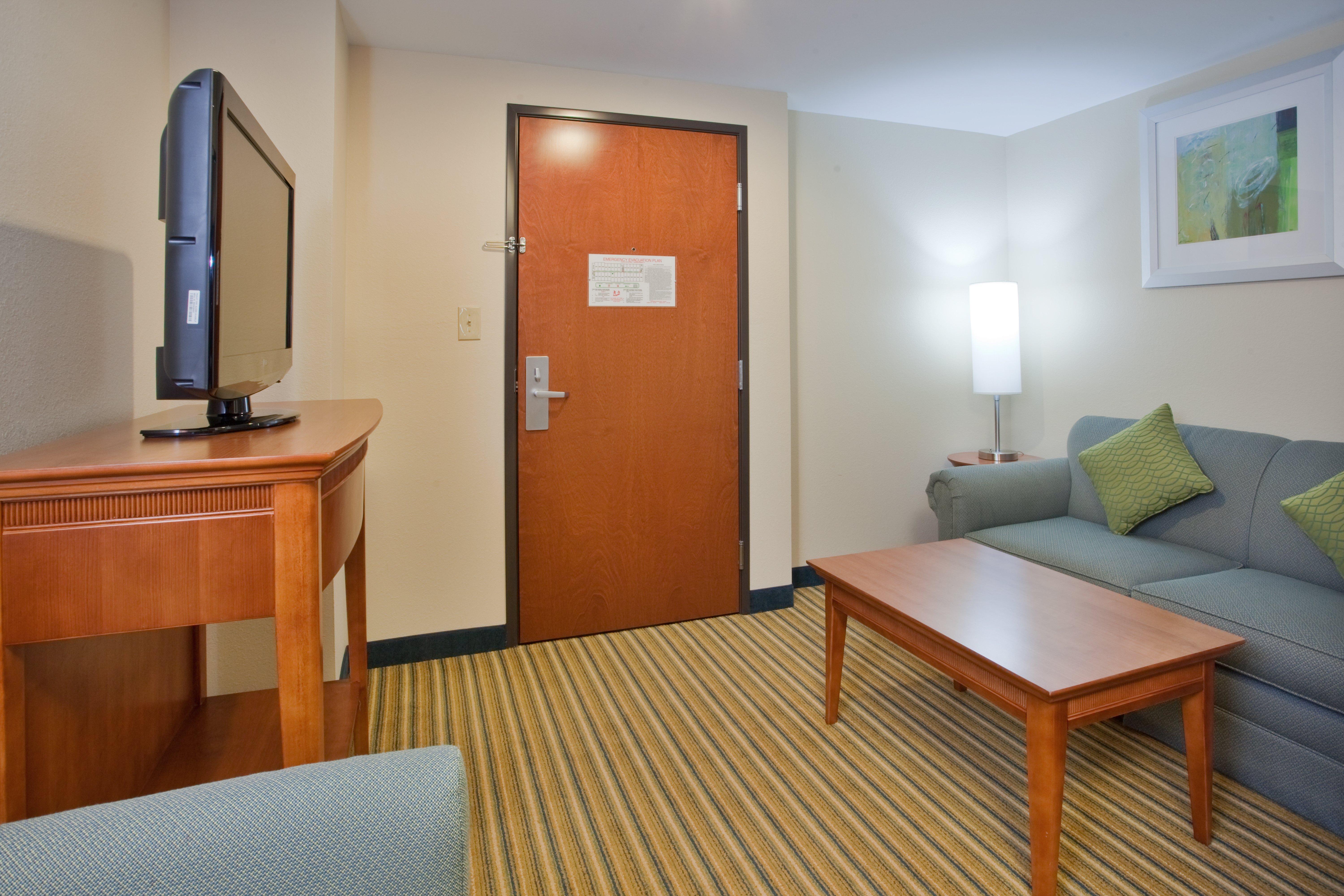 Holiday Inn Express Hotel & Suites Fredericksburg By Ihg Экстерьер фото