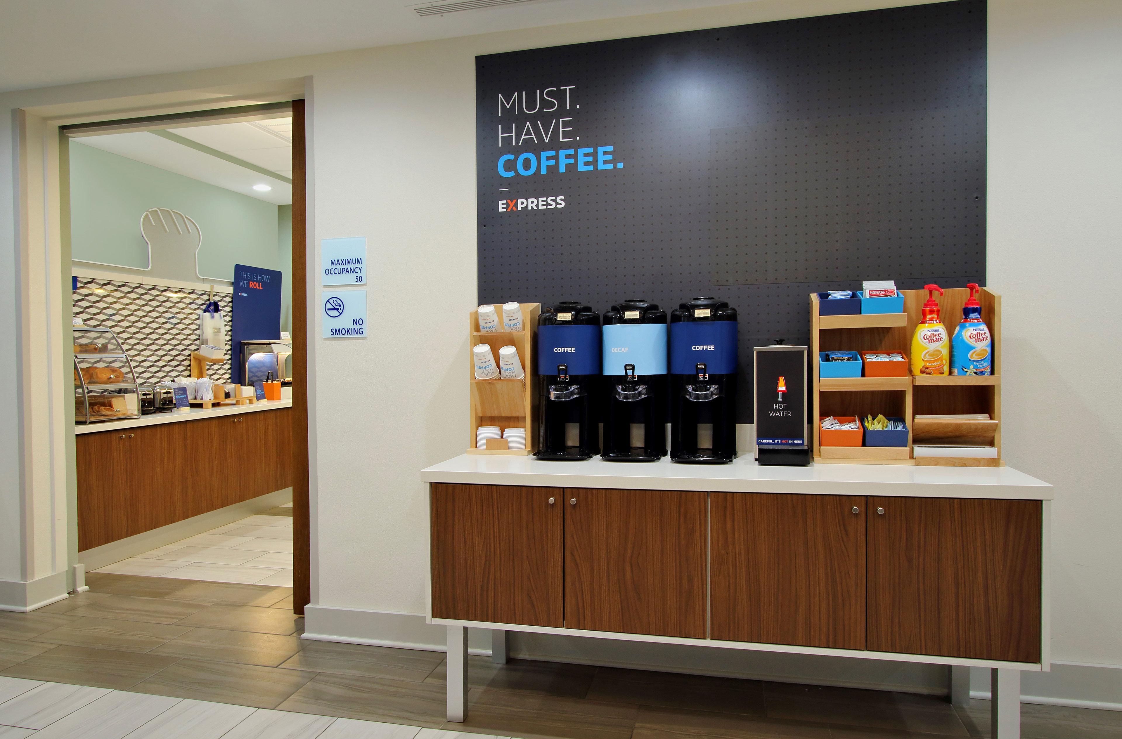 Holiday Inn Express Hotel & Suites Fredericksburg By Ihg Экстерьер фото