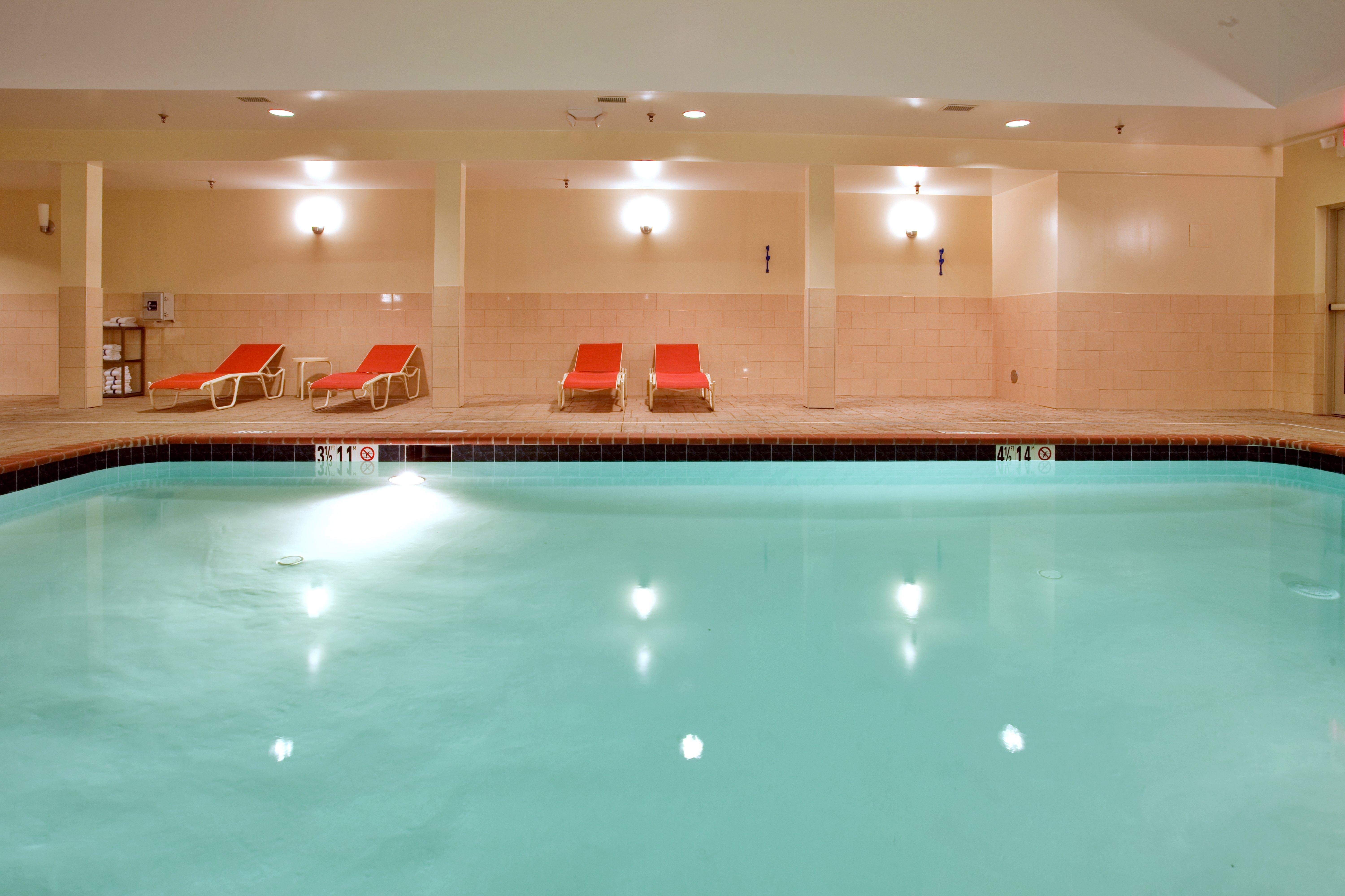 Holiday Inn Express Hotel & Suites Fredericksburg By Ihg Экстерьер фото