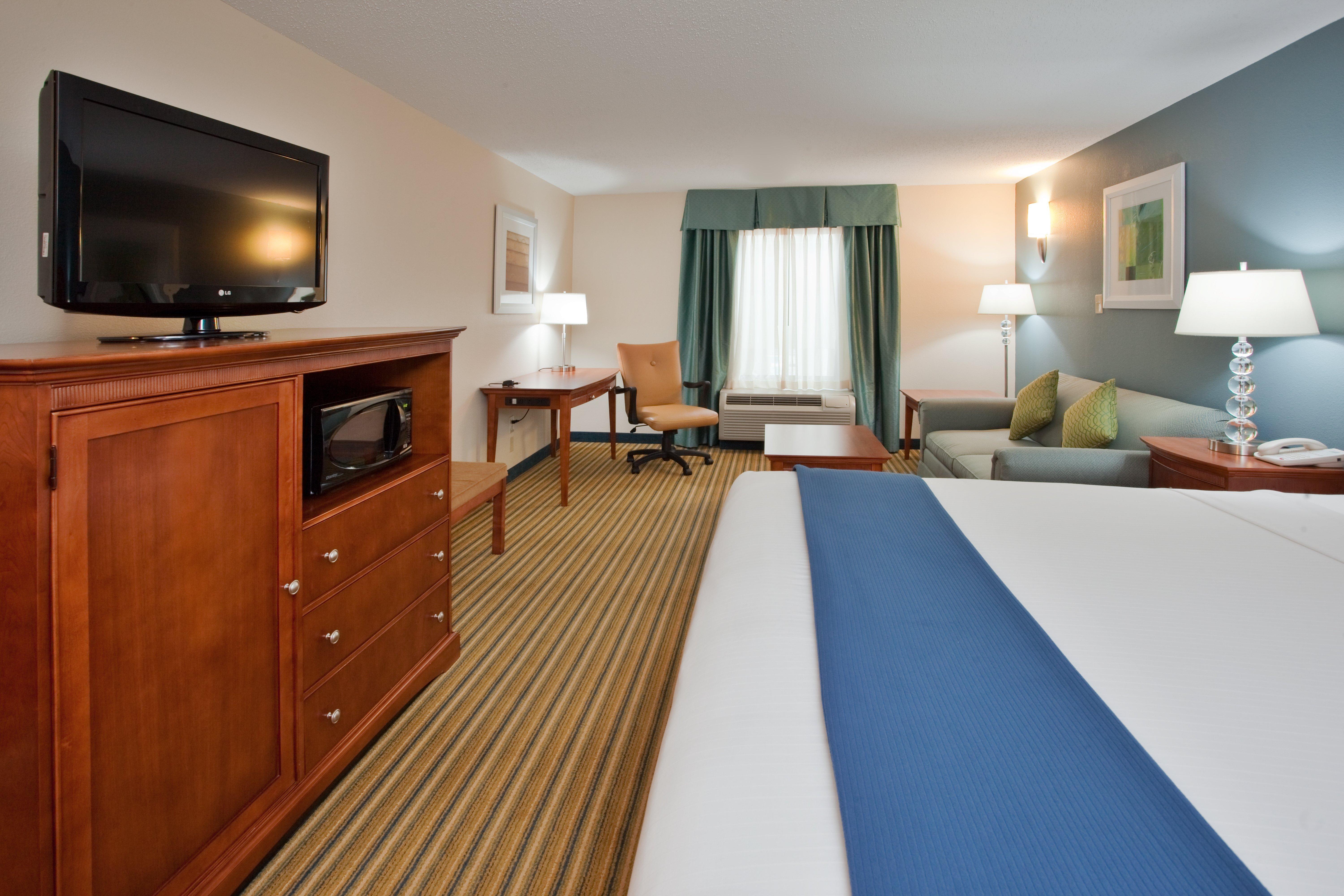 Holiday Inn Express Hotel & Suites Fredericksburg By Ihg Экстерьер фото