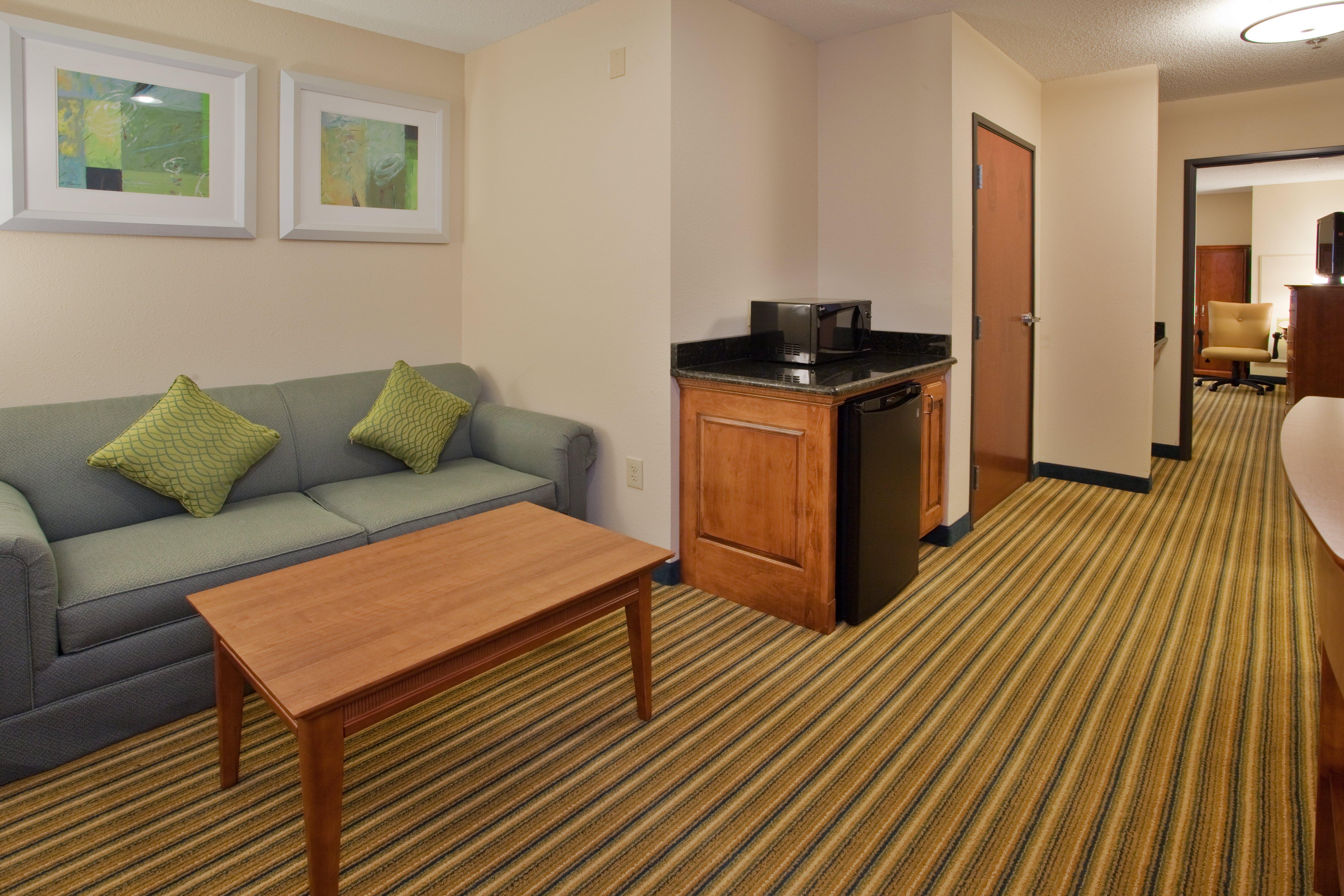 Holiday Inn Express Hotel & Suites Fredericksburg By Ihg Экстерьер фото