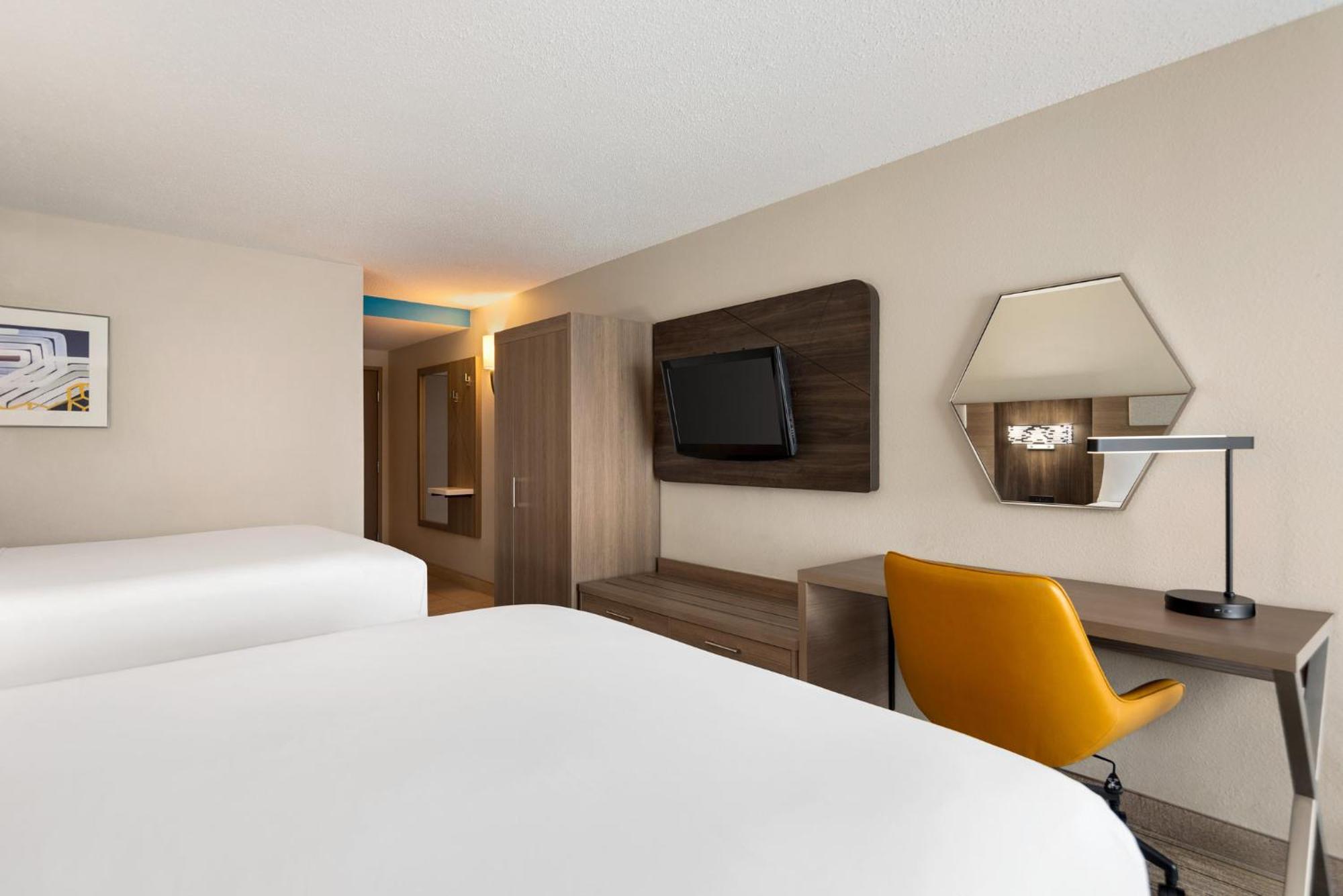 Holiday Inn Express Hotel & Suites Fredericksburg By Ihg Экстерьер фото