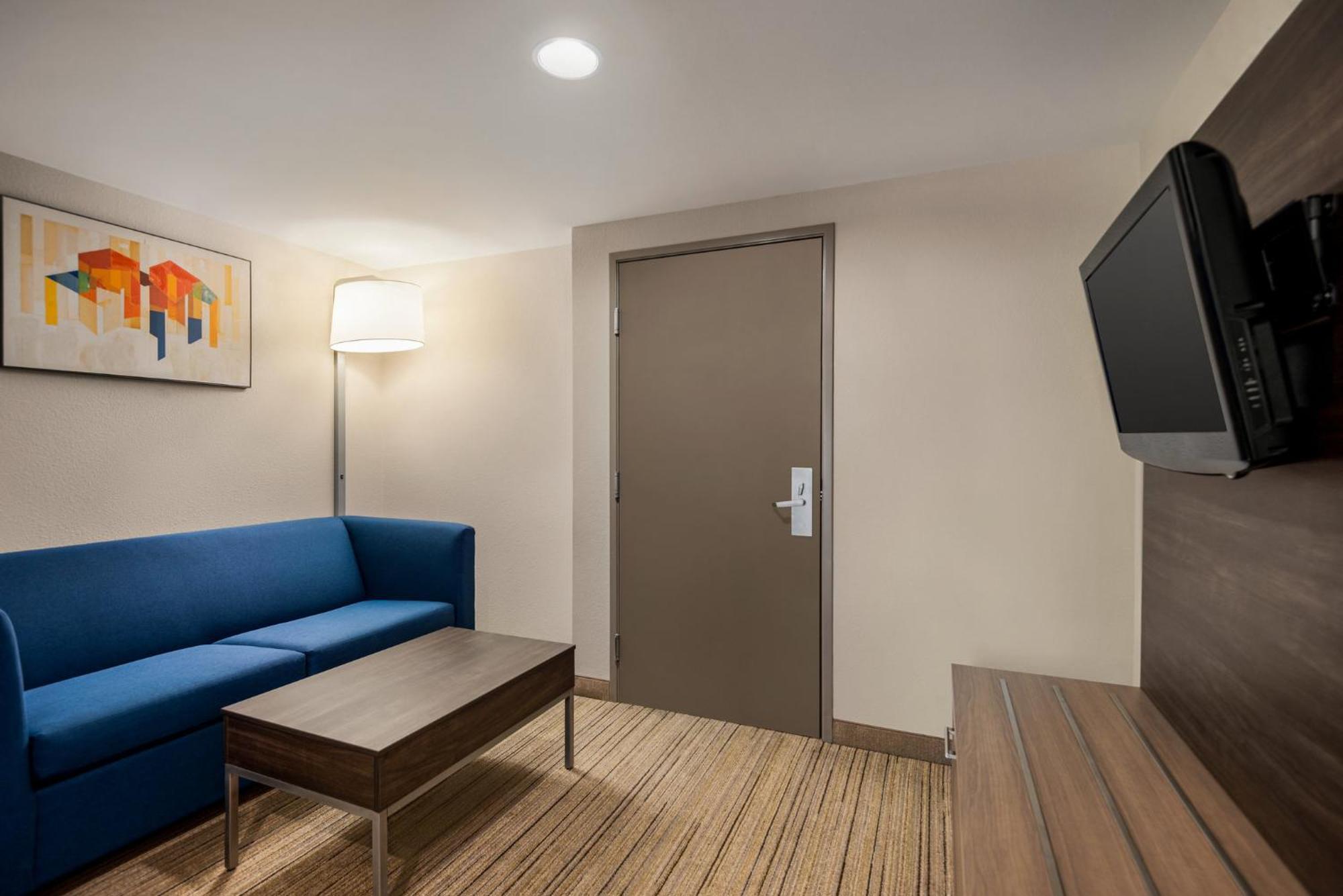 Holiday Inn Express Hotel & Suites Fredericksburg By Ihg Экстерьер фото