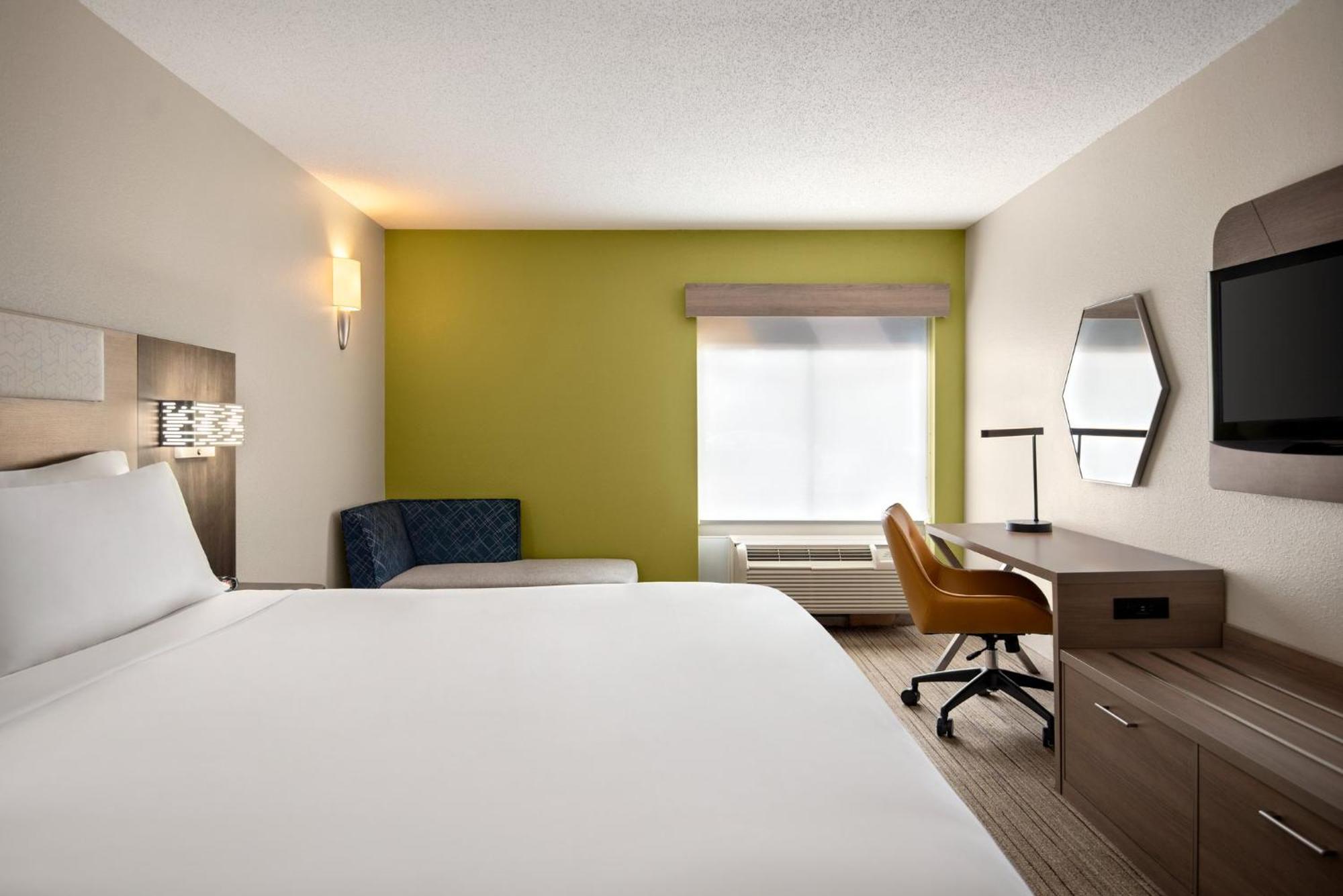 Holiday Inn Express Hotel & Suites Fredericksburg By Ihg Экстерьер фото