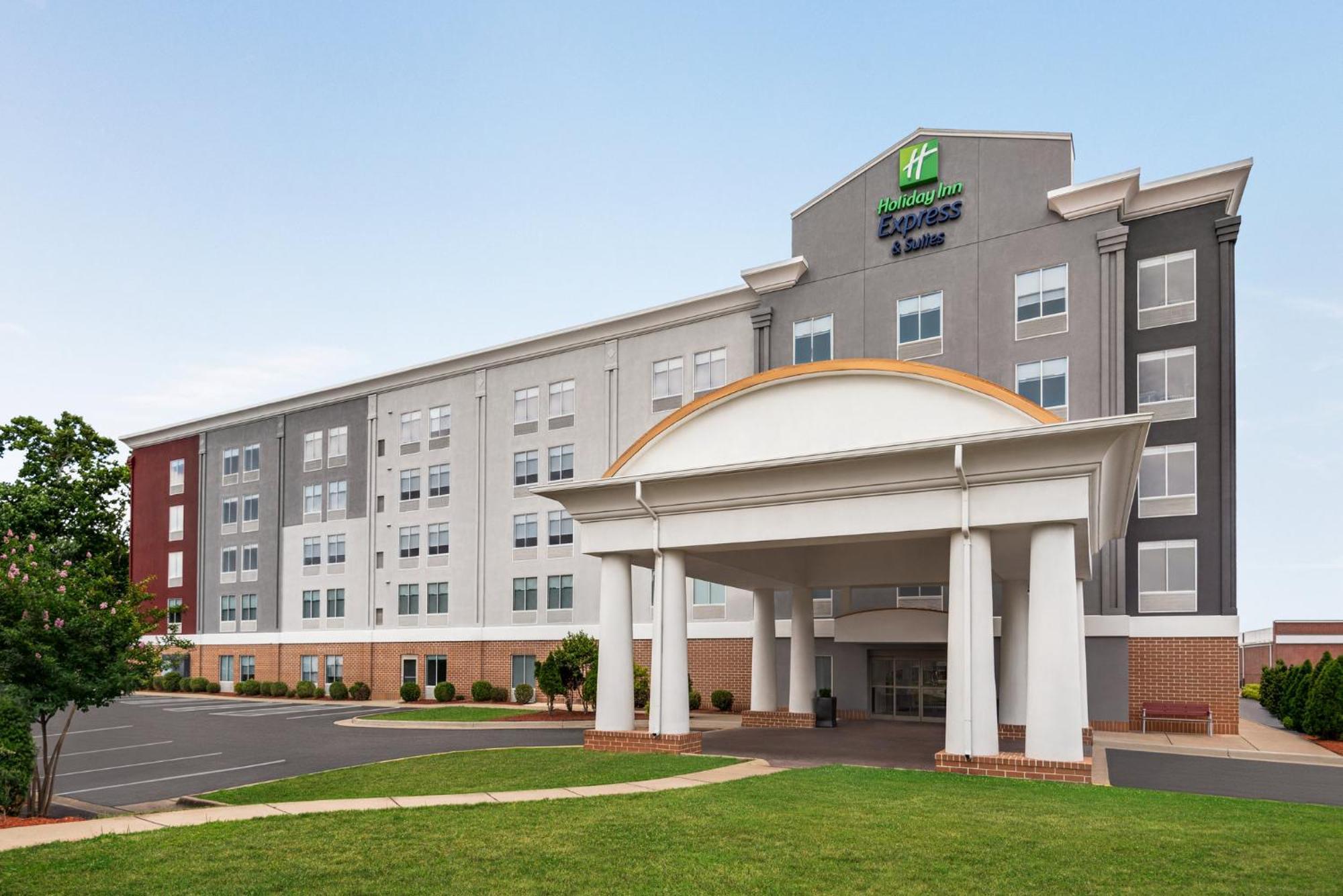 Holiday Inn Express Hotel & Suites Fredericksburg By Ihg Экстерьер фото