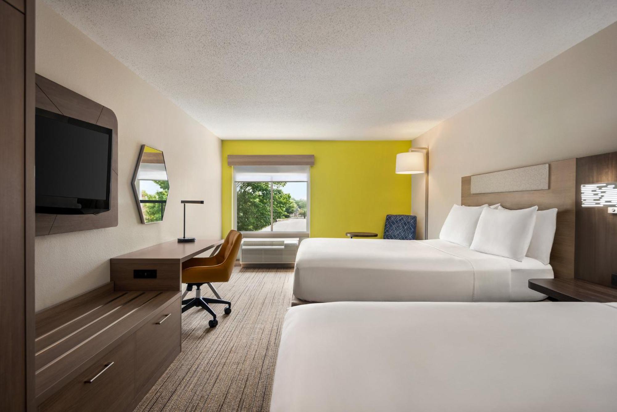 Holiday Inn Express Hotel & Suites Fredericksburg By Ihg Экстерьер фото